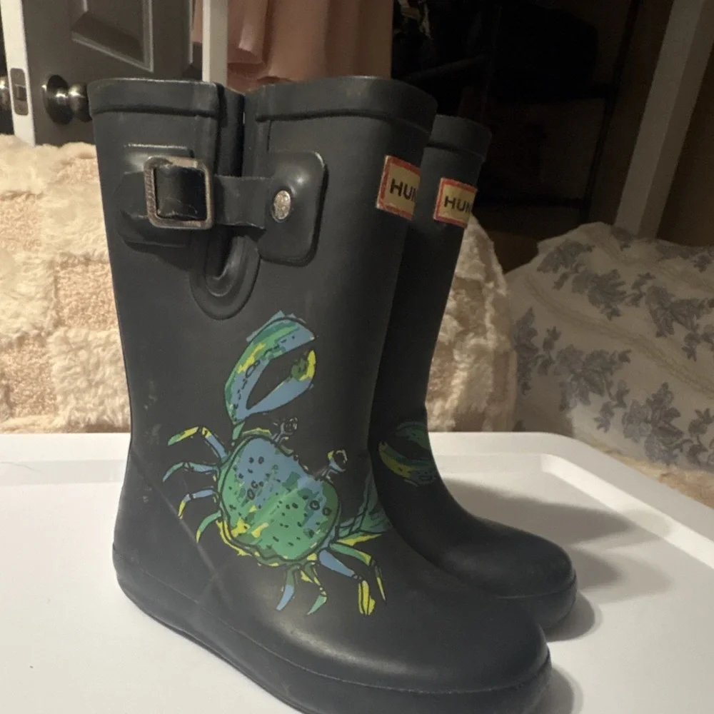 Hunter kids rain